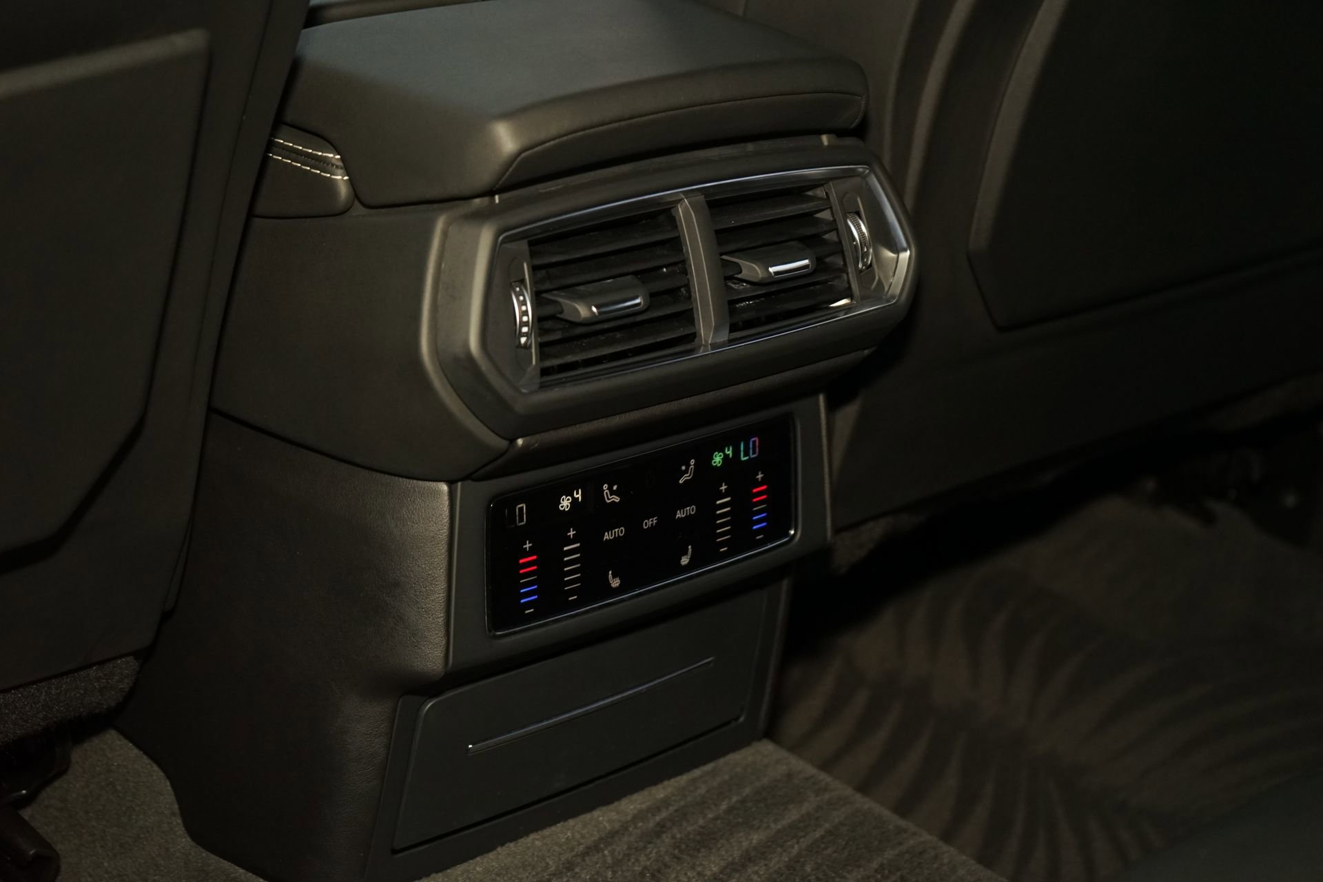 Used 2019 Lamborghini Urus image 25