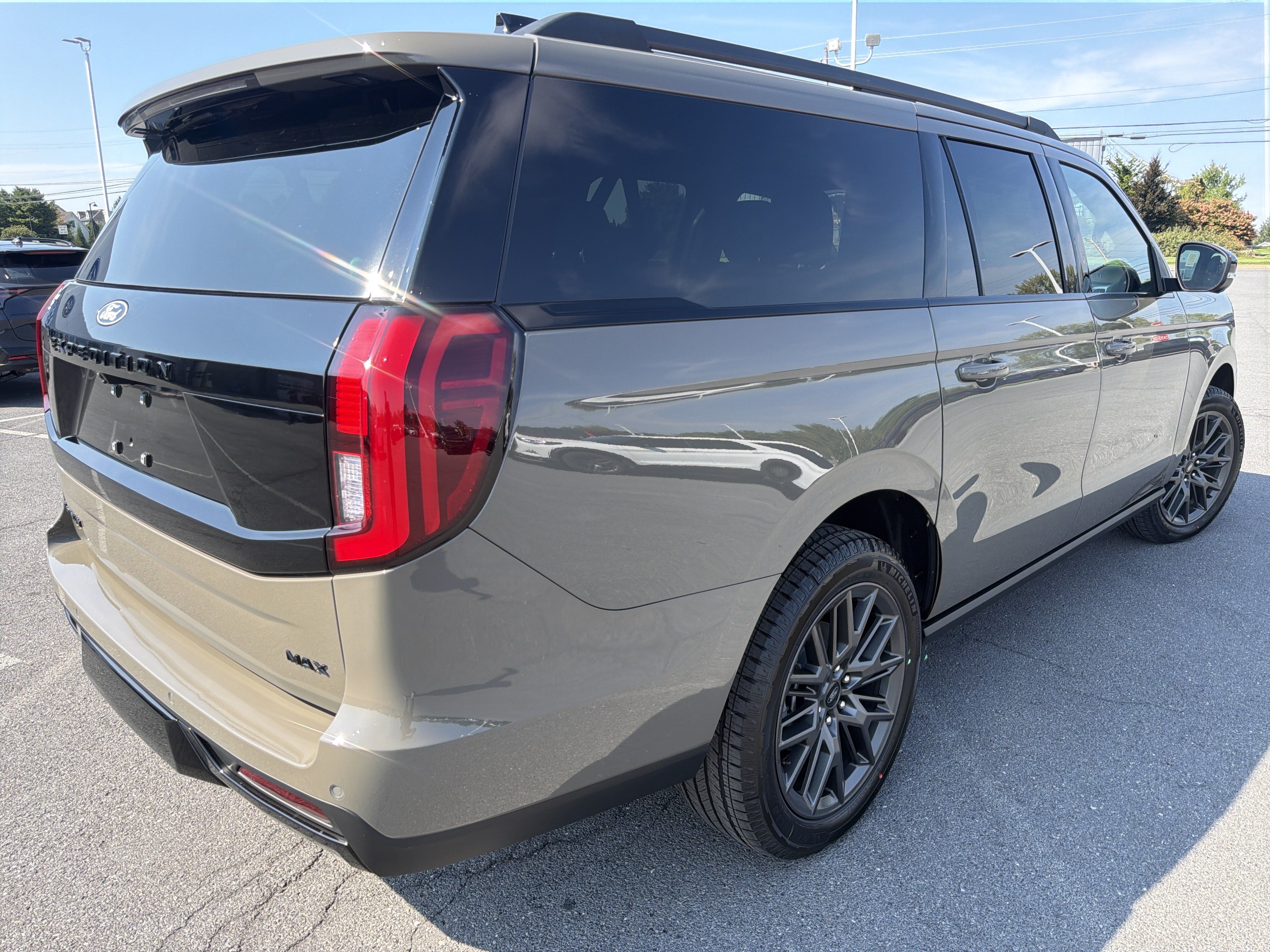 New 2027 Ford Expedition Max Platinum w/ Stealth Appearance Package AWD/4WD image 3