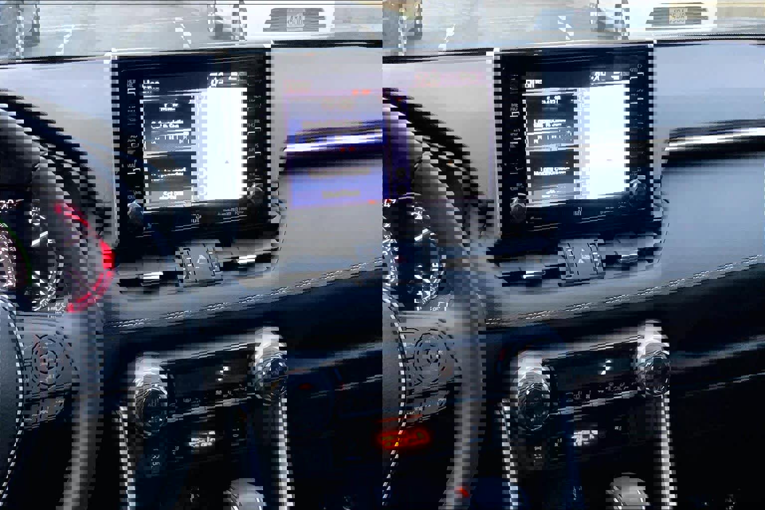 Used 2019 Toyota RAV4 Limited image 7