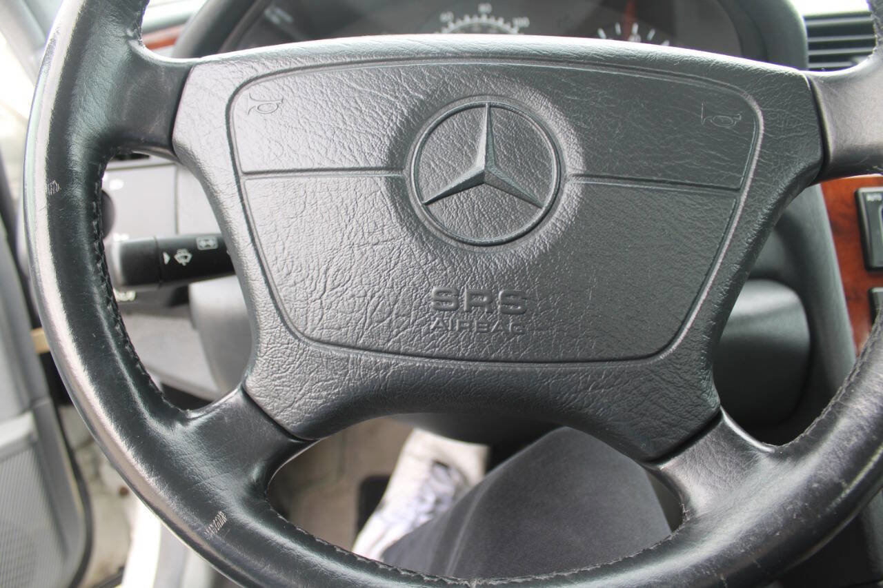 Used 1996 Mercedes-Benz C 220 Sedan image 15