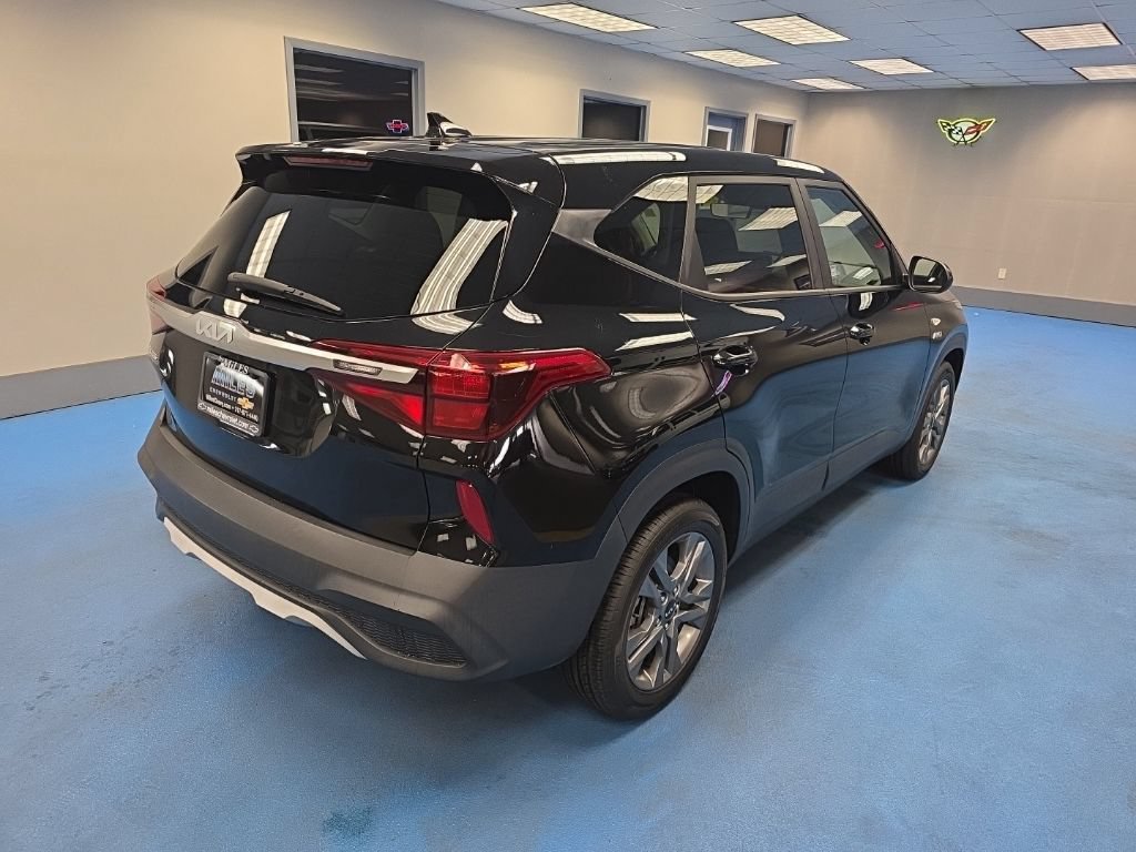 Used 2022 Kia Seltos LX AWD/4WD image 3