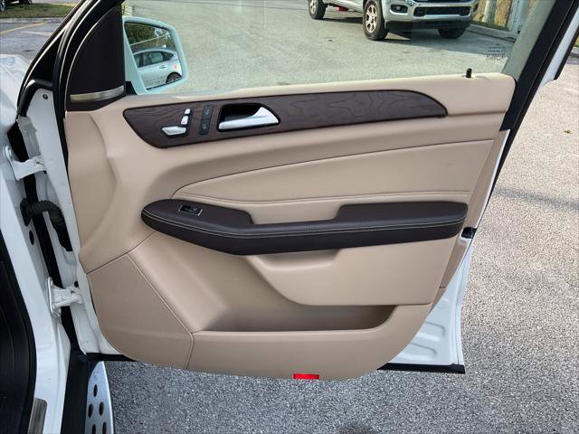 Used 2019 Mercedes-Benz GLE 400 4MATIC image 33