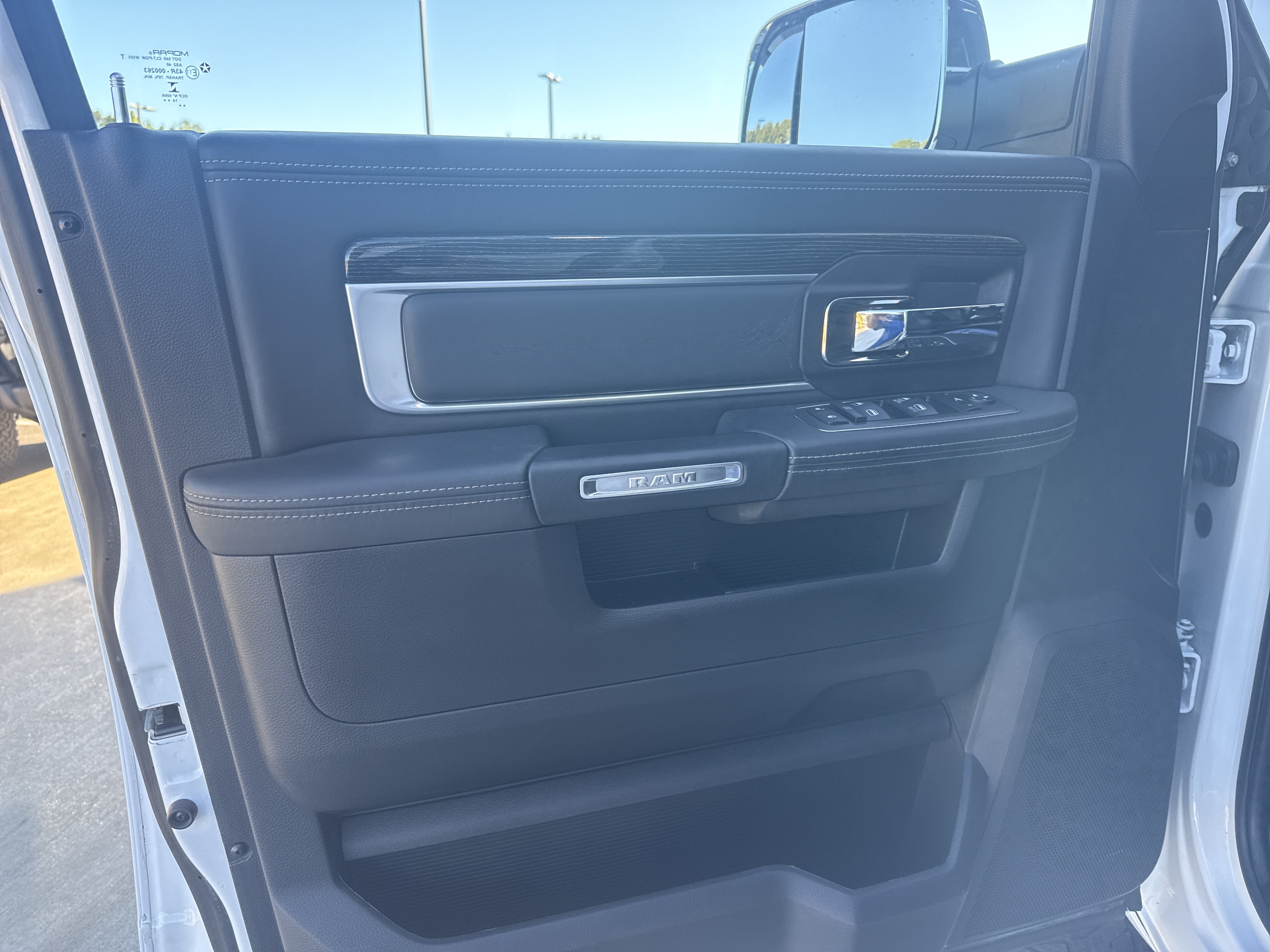Used 2015 RAM 2500 Limited AWD/4WD image 7