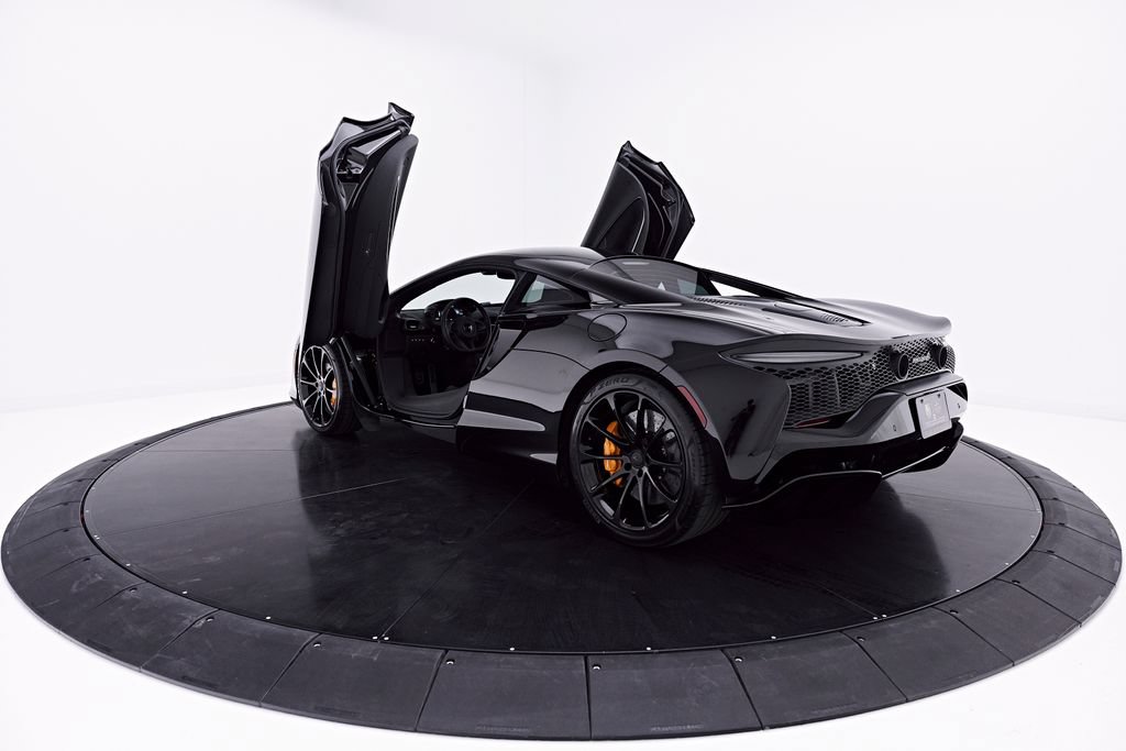 Used 2026 McLaren Artura RWD image 24