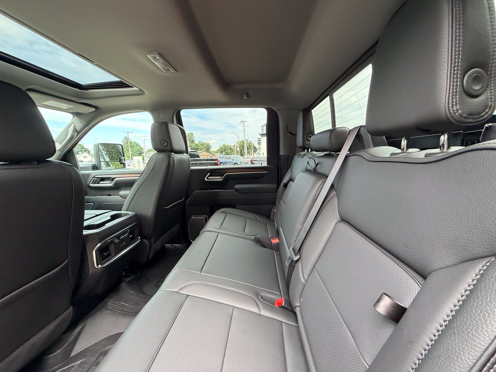 New 2026 GMC Sierra 3500 Denali w/ Denali Reserve Package AWD/4WD image 5