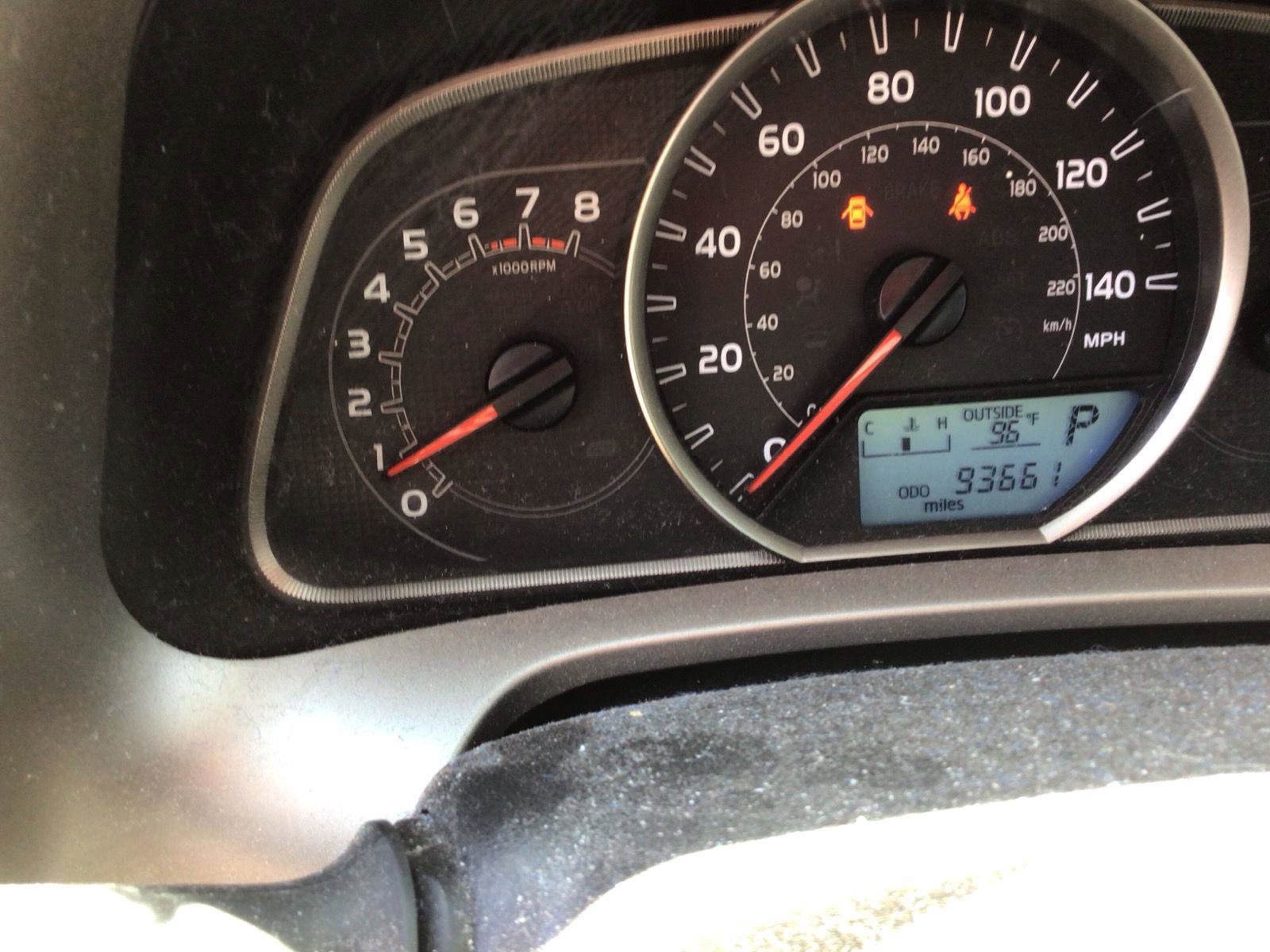 Used 2014 Toyota RAV4 LE FWD image 25
