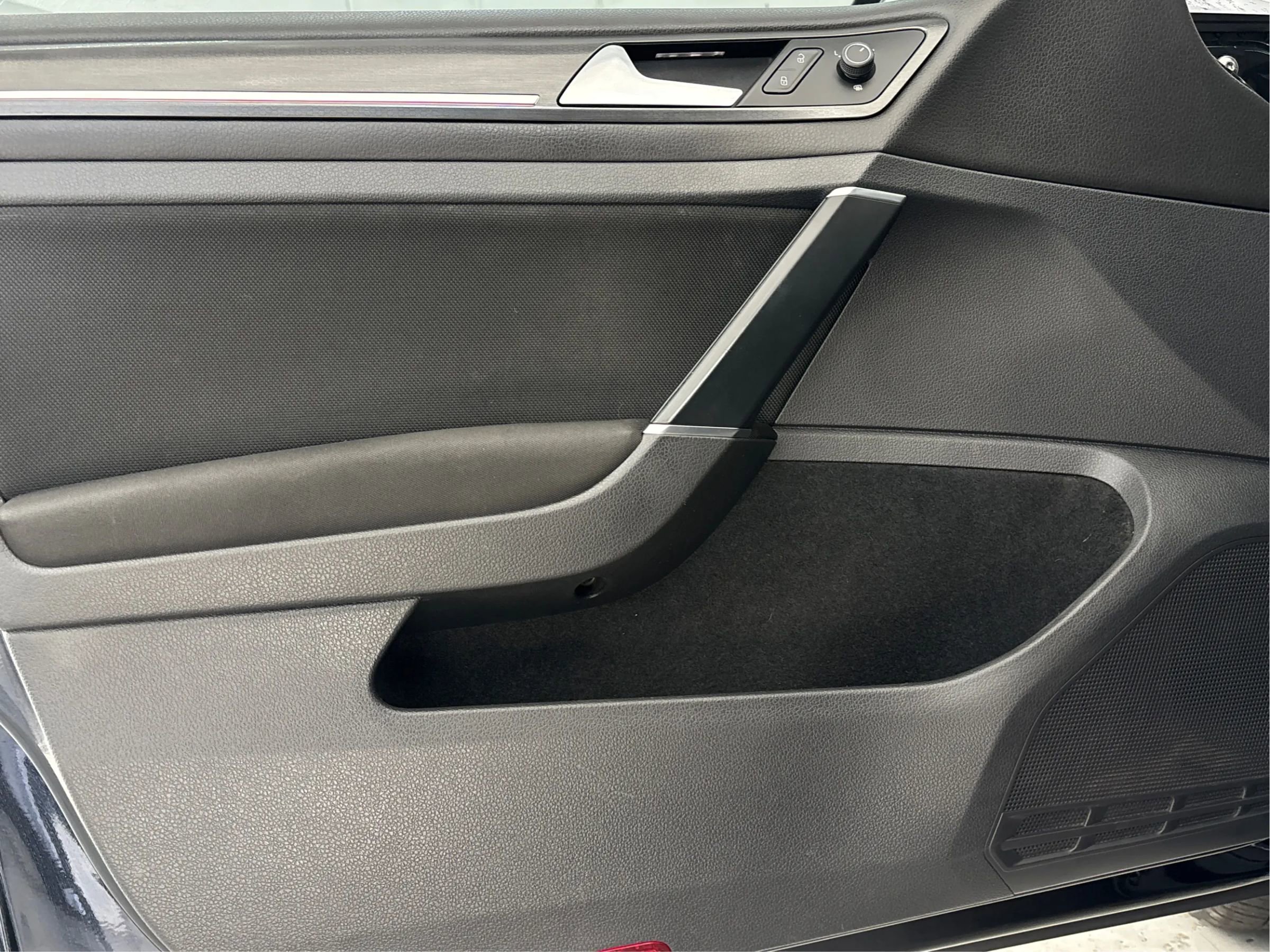 Used 2019 Volkswagen GTI SE image 26