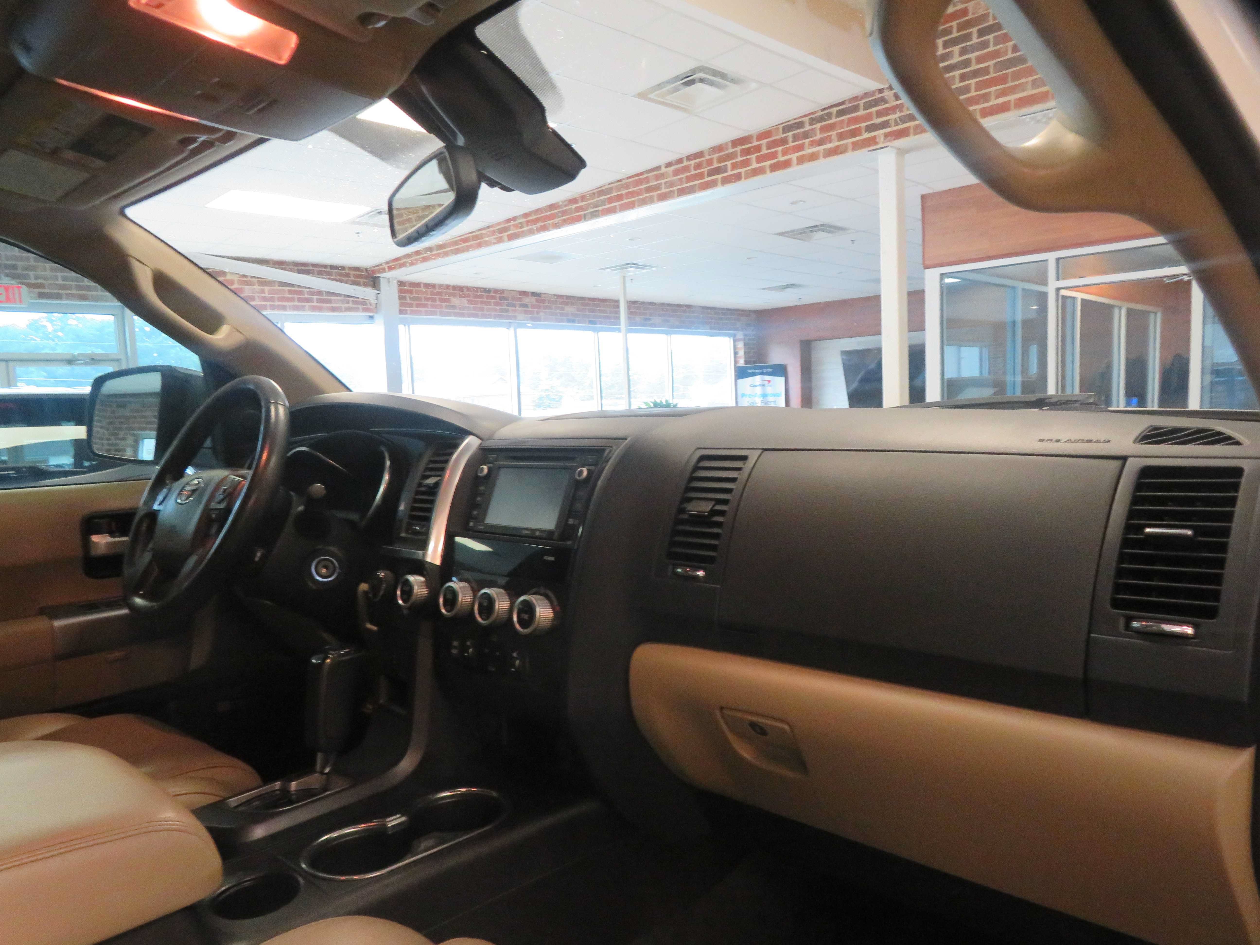 Used 2018 Toyota Sequoia Limited w/ Safety & Convenience Package AWD/4WD image 31