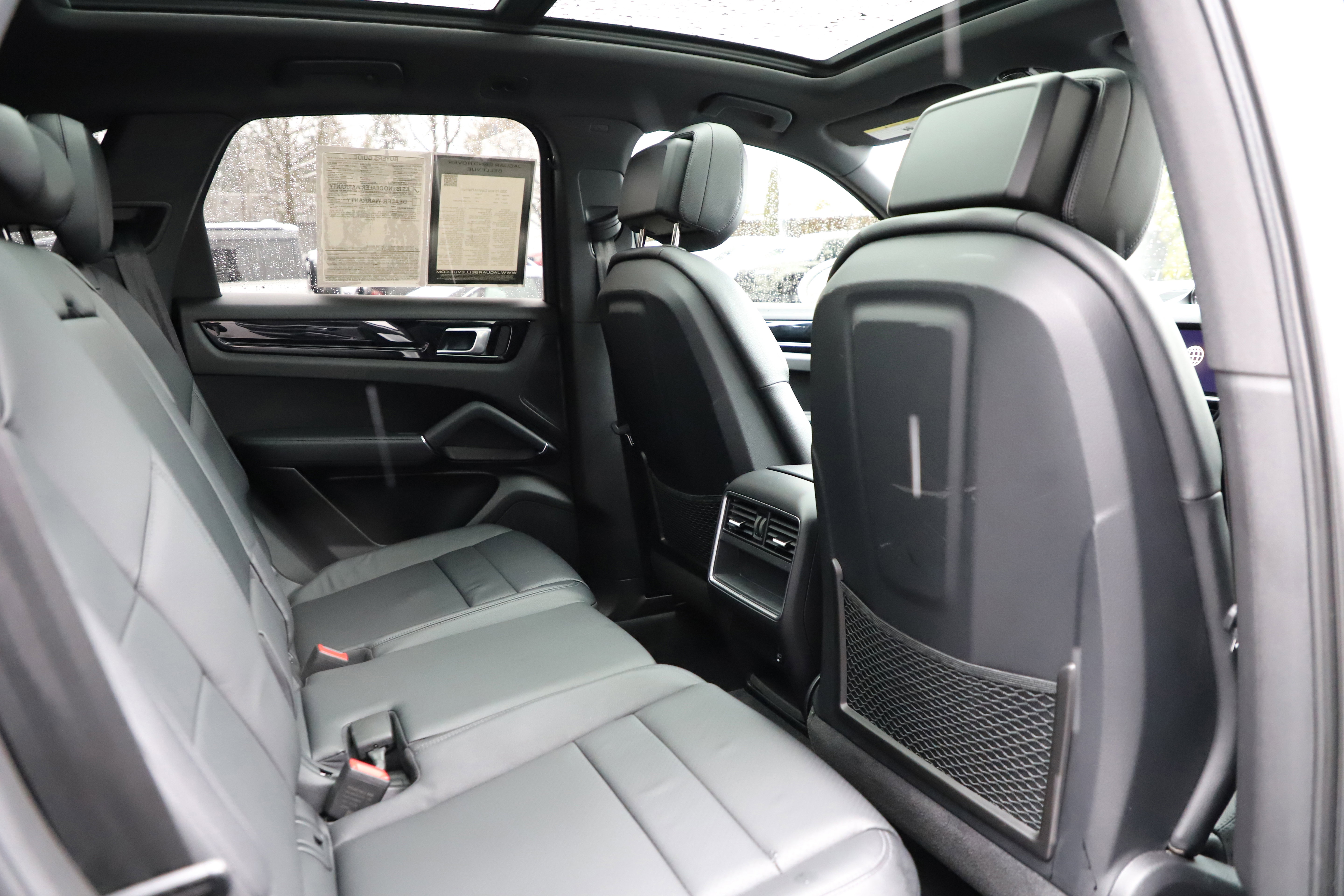 Used 2023 Porsche Cayenne image 10