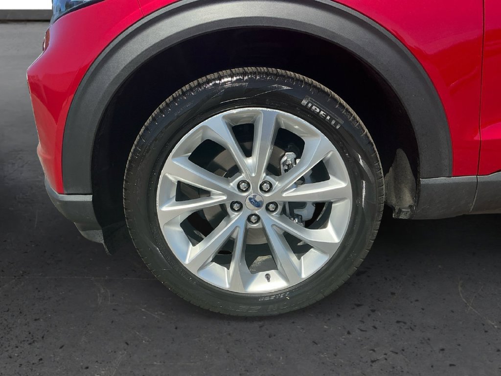 Certified 2023 Ford Explorer Platinum w/ Class IV Trailer Tow Package AWD/4WD image 13