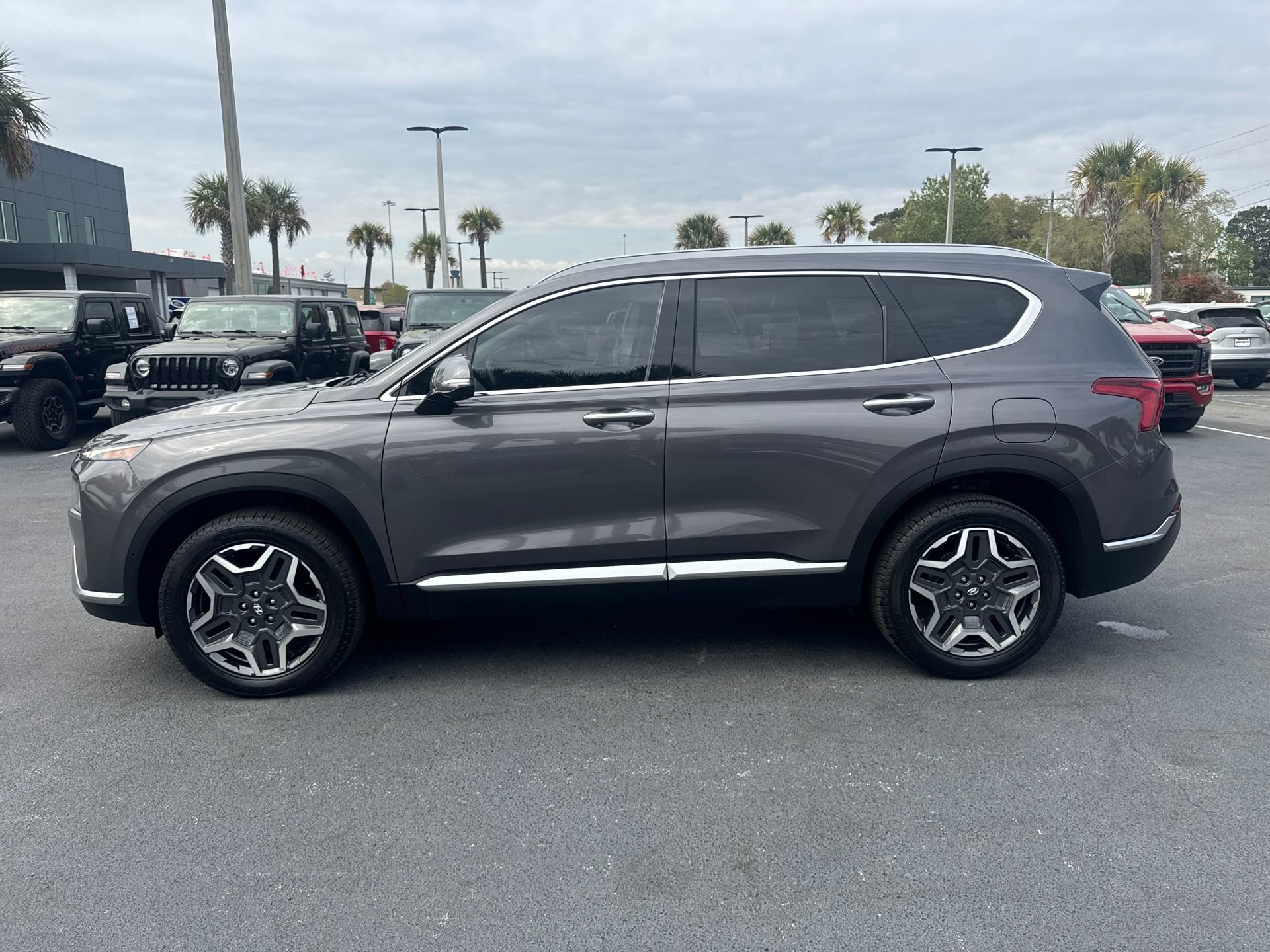 Used 2022 Hyundai Santa Fe Limited AWD/4WD image 32