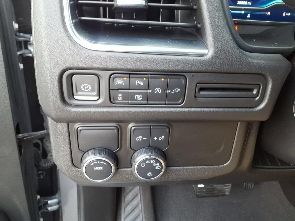 Used 2022 Chevrolet Tahoe RST w/ Luxury Package RWD image 27