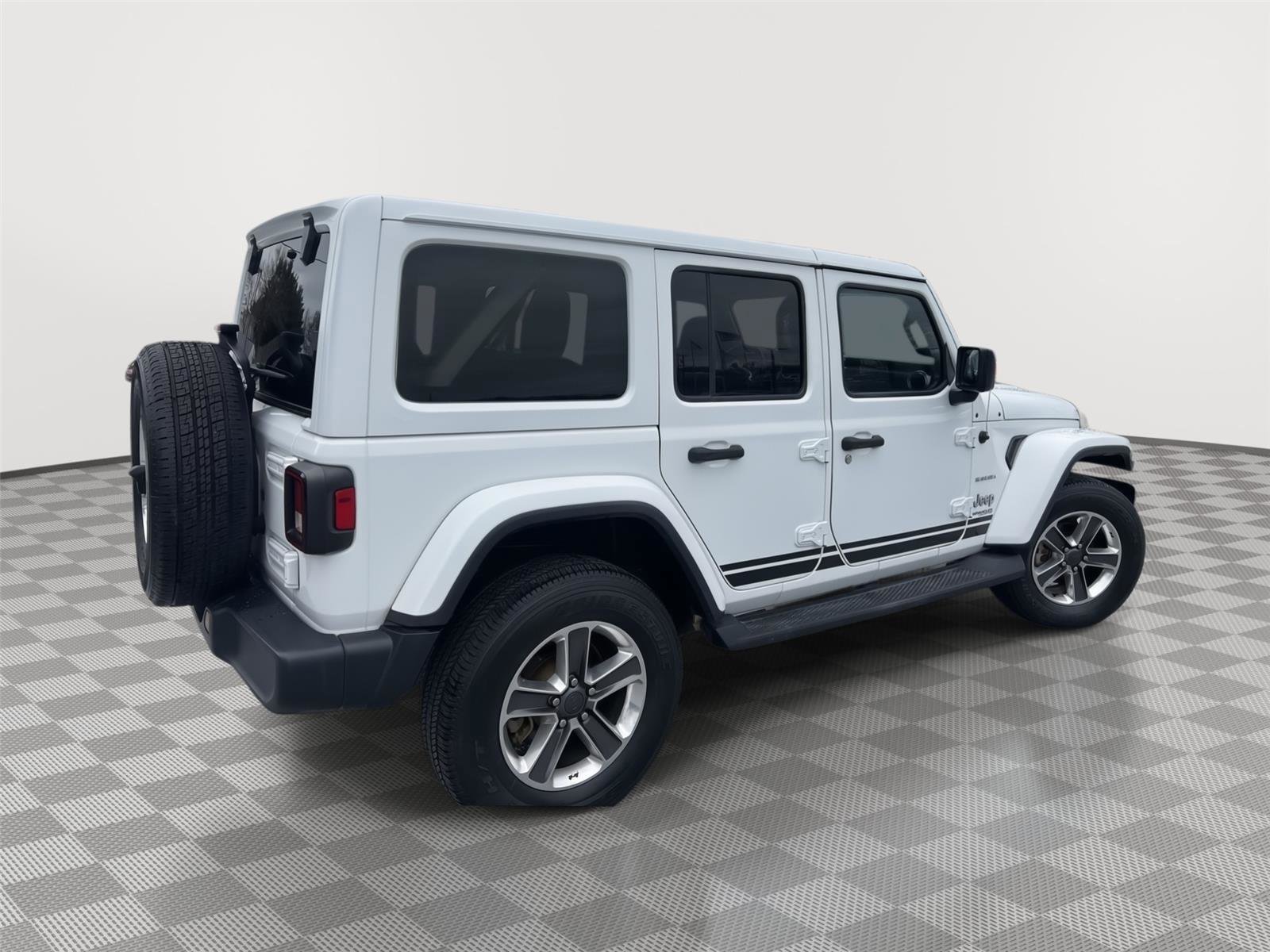 Used 2020 Jeep Wrangler Unlimited Sahara image 4