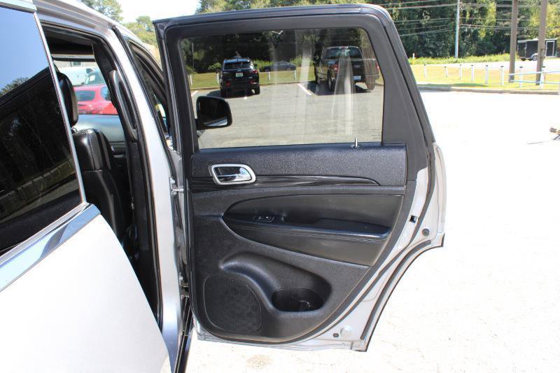 Used 2021 Jeep Grand Cherokee Laredo X RWD image 30