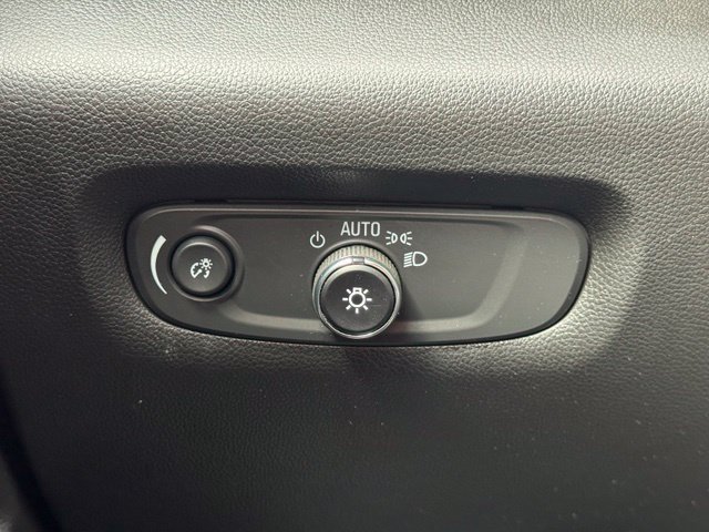 Used 2023 Chevrolet Traverse LT AWD/4WD image 35
