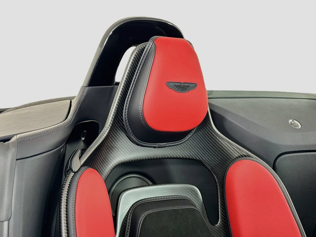 Used 2023 Aston Martin V12 Vantage Roadster RWD image 21