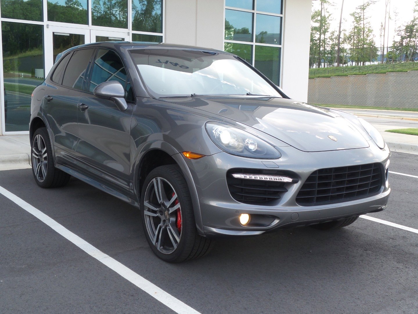 Used 2013 Porsche Cayenne GTS image 89