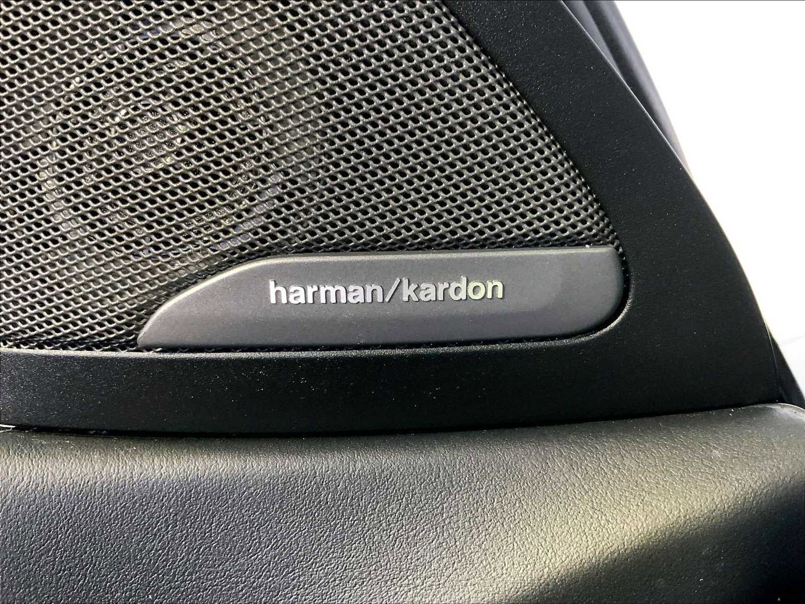 Used 2022 BMW X6 M50i w/ Executive Package image 38