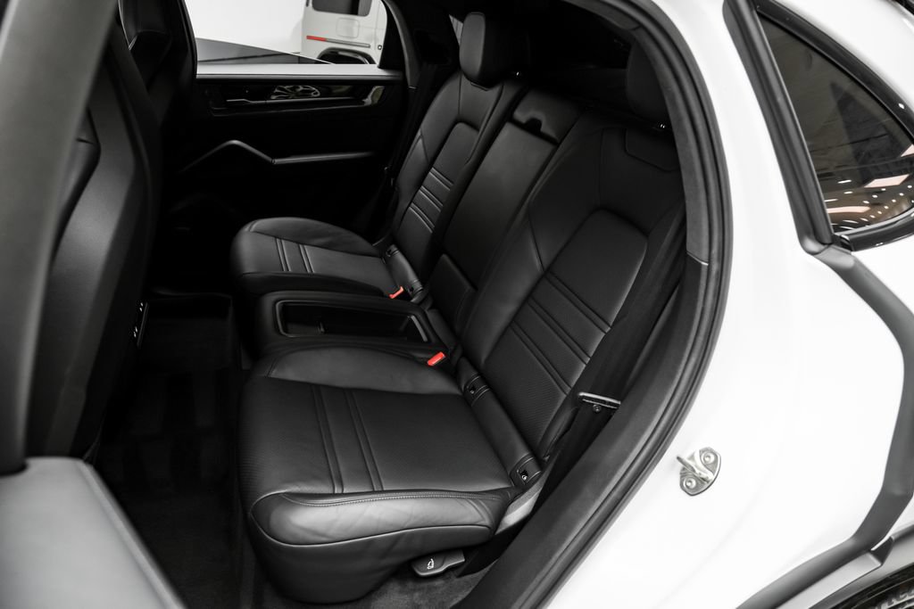 Used 2024 Porsche Cayenne Turbo GT AWD/4WD image 44