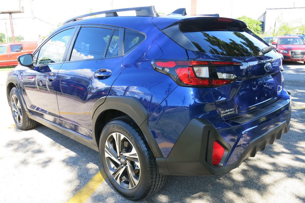 Used 2025 Subaru Crosstrek 2.0i Premium image 4