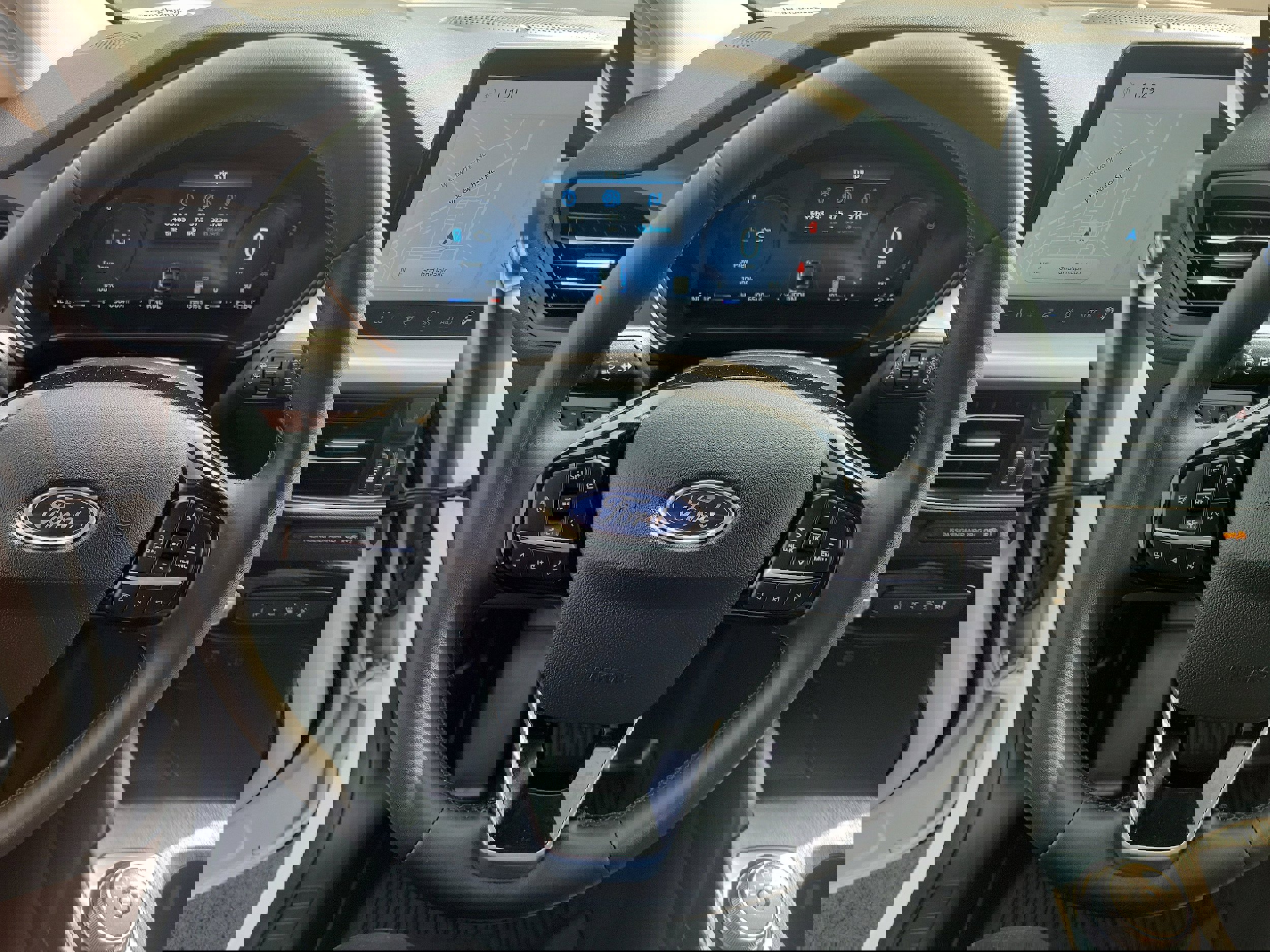 Used 2023 Ford Escape Platinum w/ Premium Technology Package image 23