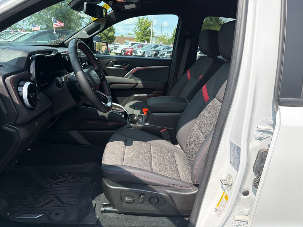 Certified 2024 Chevrolet Colorado Z71 w/ Z71 Convenience Package 2 AWD/4WD image 11