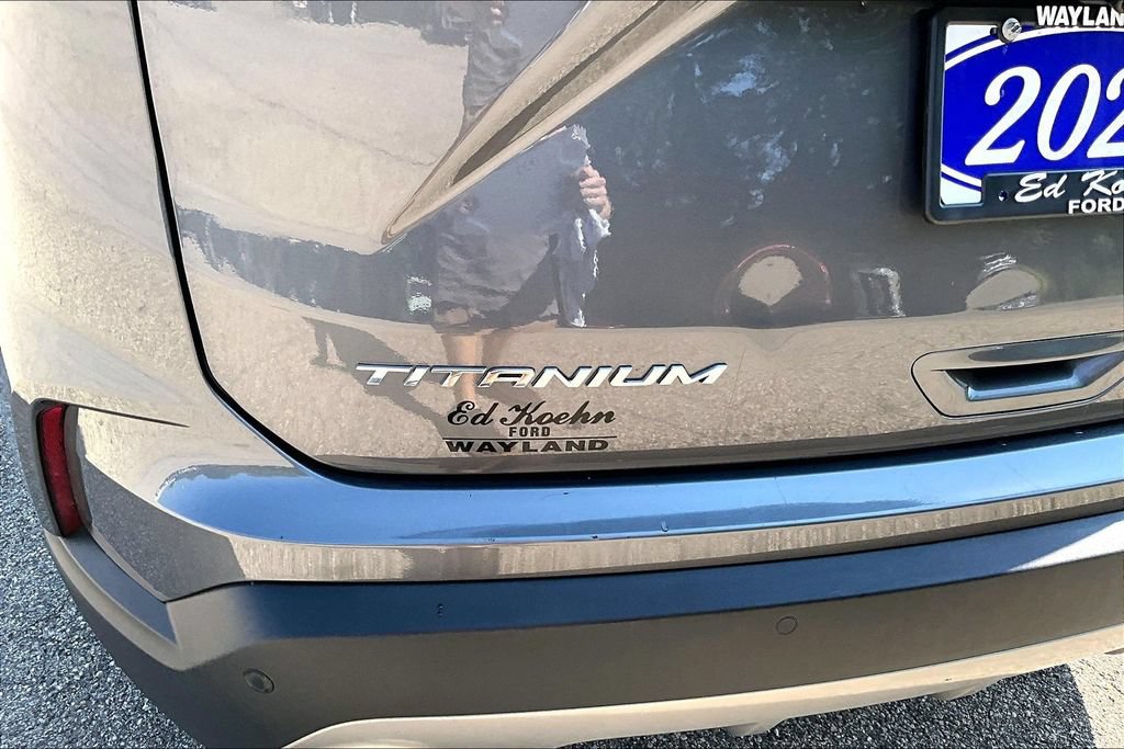 Used 2021 Ford Edge Titanium w/ Cargo Accessory Package FWD image 8