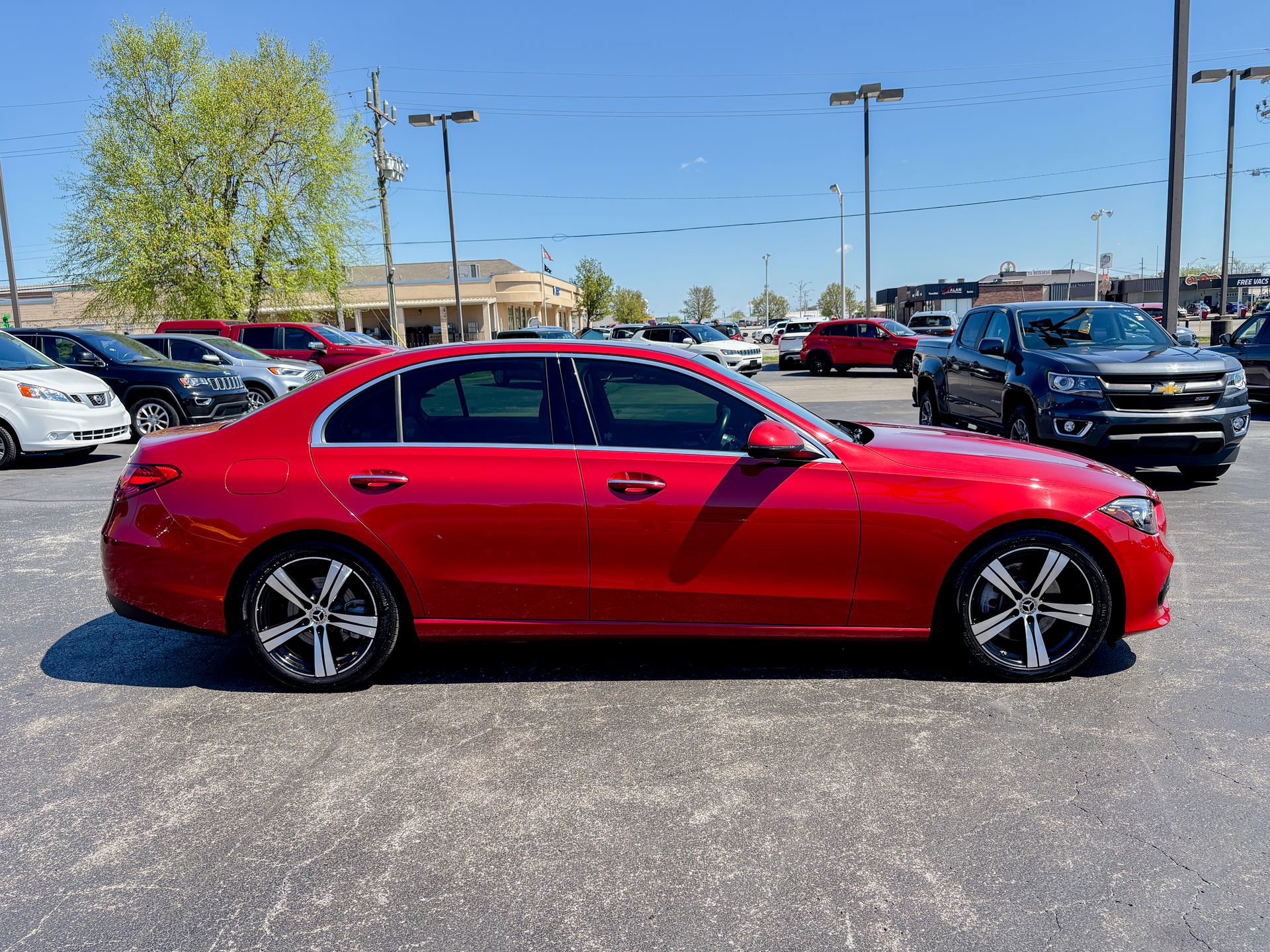 Used 2023 Mercedes-Benz C 300 4MATIC Sedan image 4