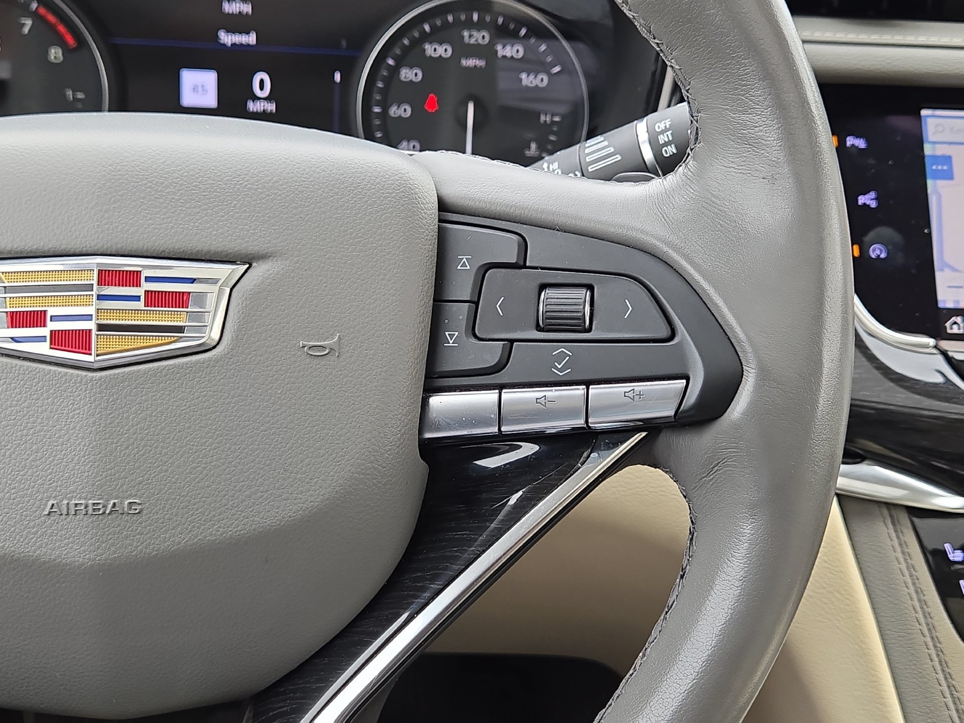 Used 2020 Cadillac XT6 Premium Luxury FWD image 21