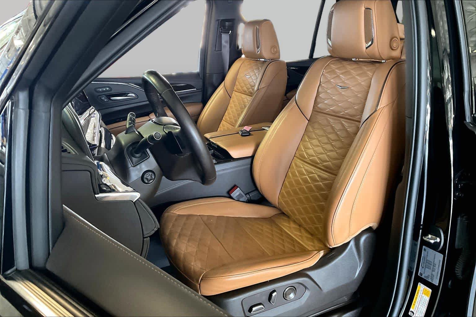 Used 2023 Cadillac Escalade Sport AWD/4WD image 7