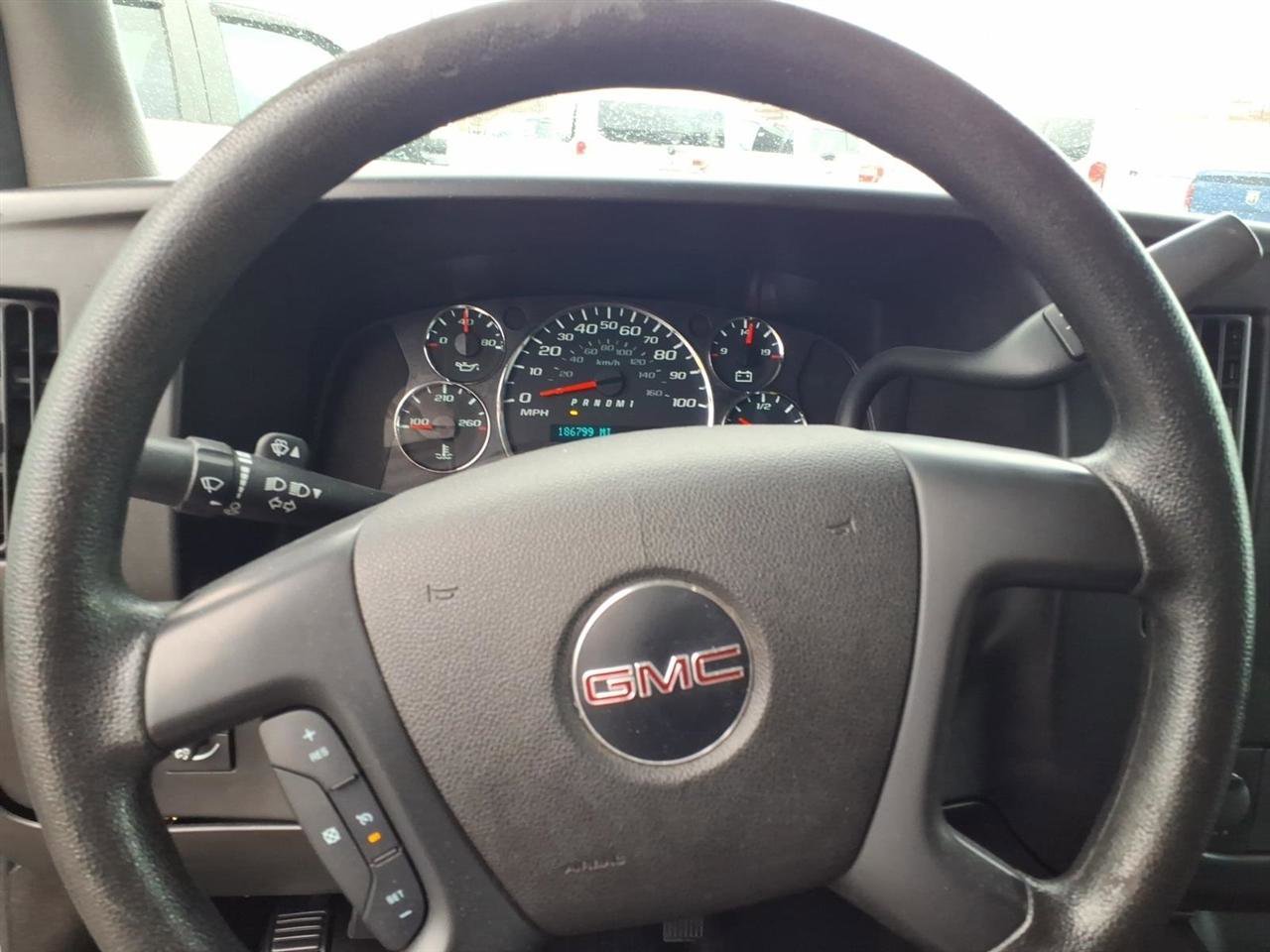 Used 2015 GMC Savana 2500 RWD image 28