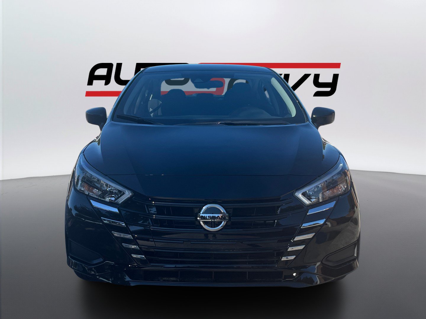 Used 2025 Nissan Versa S w/ Trunk Package FWD image 2