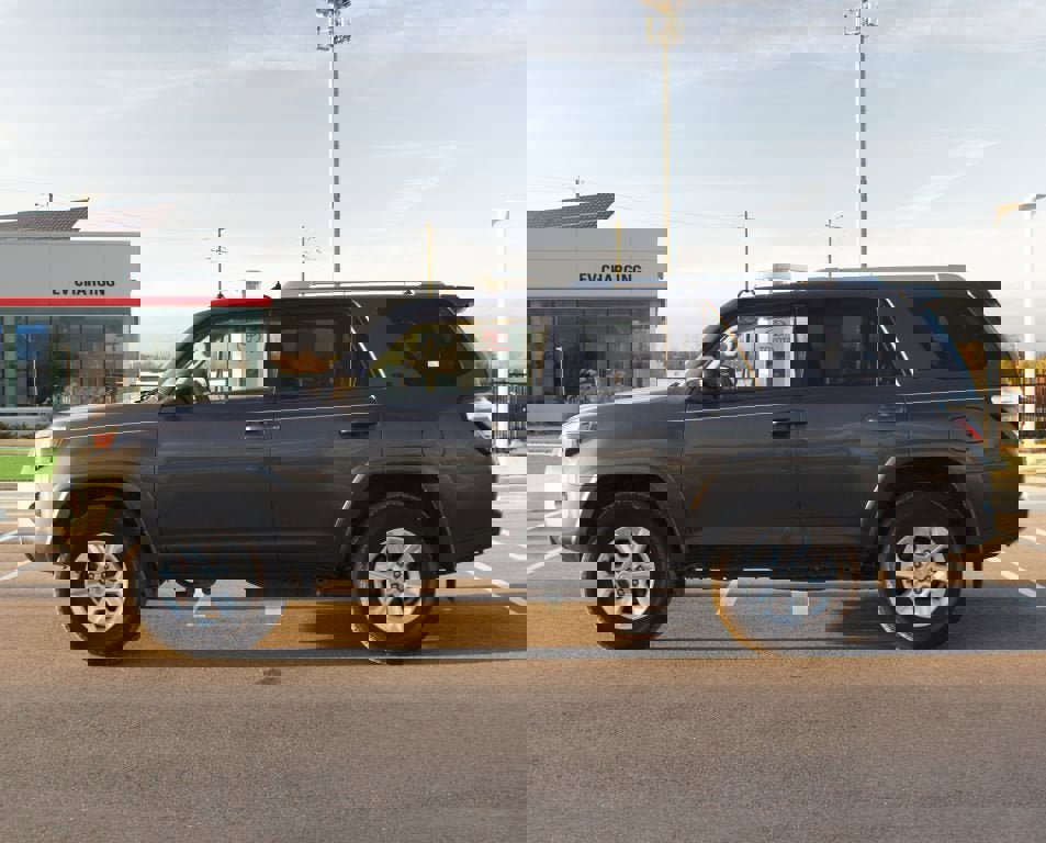 Used 2017 Toyota 4Runner SR5 image 8