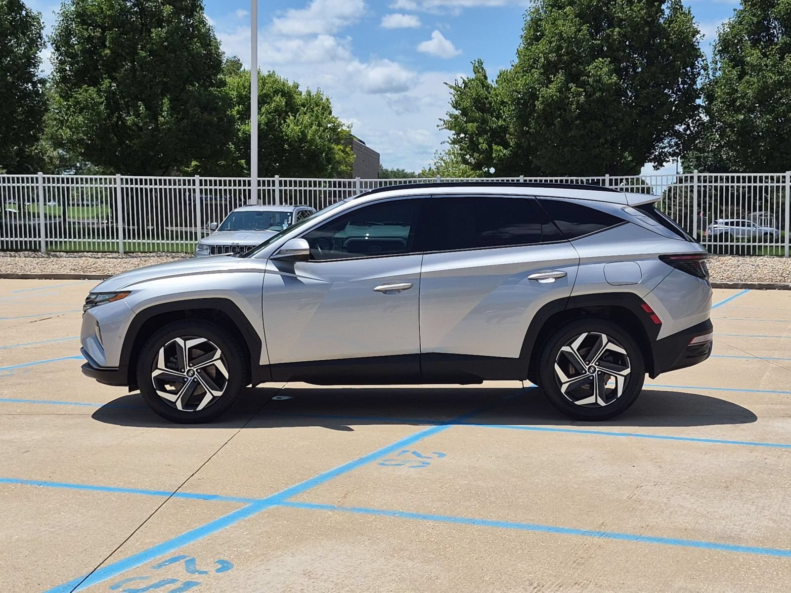 Used 2023 Hyundai Tucson Limited w/ Cargo Package AWD/4WD image 9