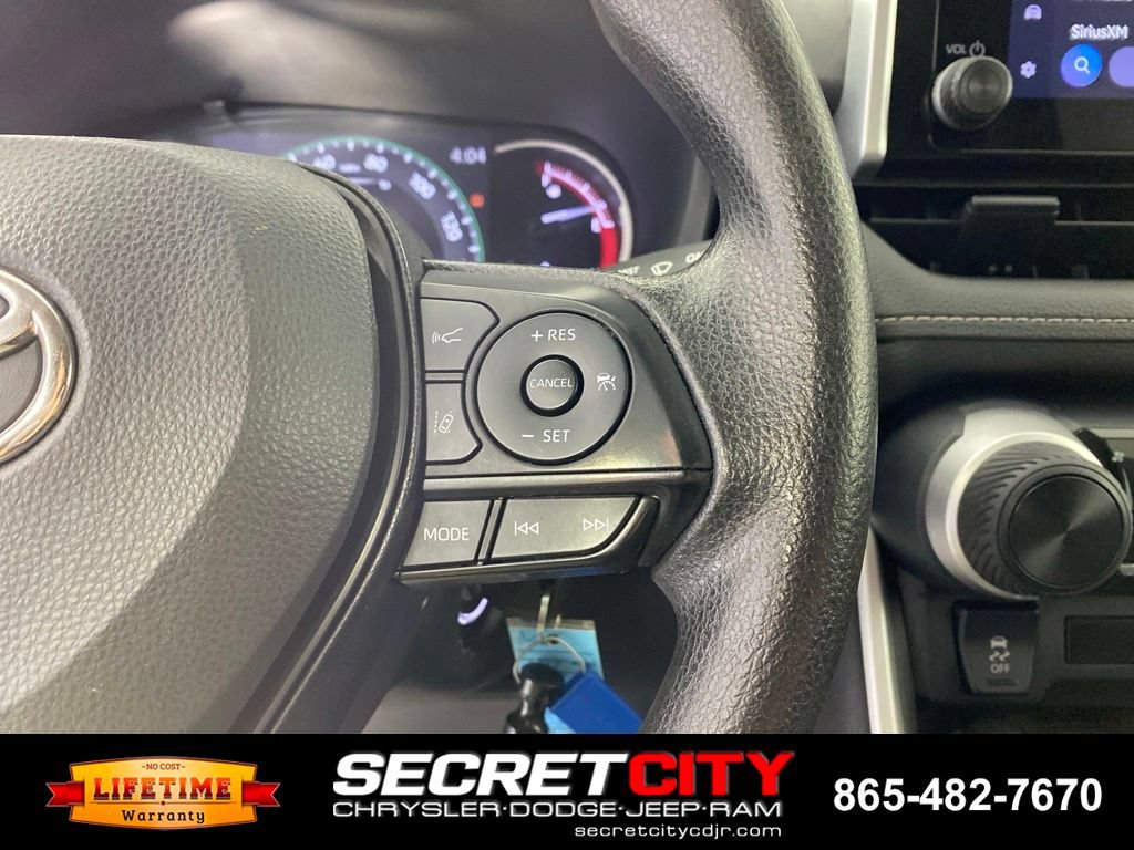 Used 2023 Toyota RAV4 LE AWD/4WD image 15