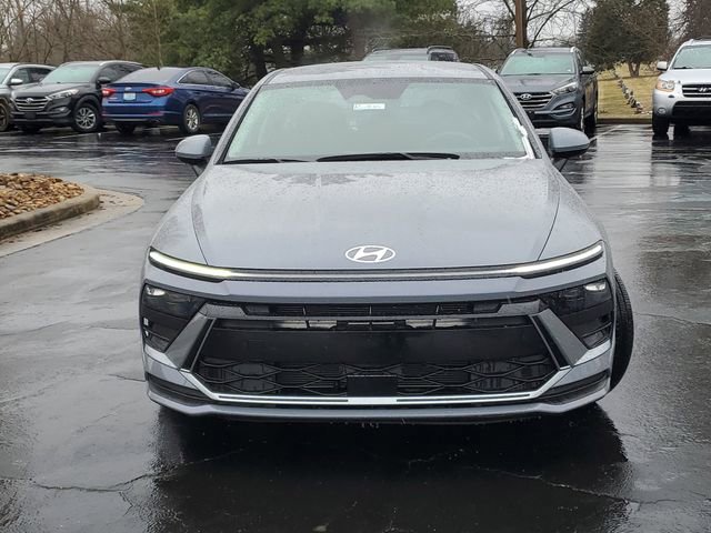 Used 2025 Hyundai Sonata SE image 2