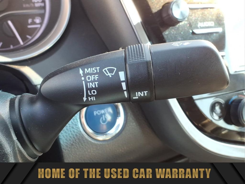 Used 2018 Toyota Camry XLE image 25