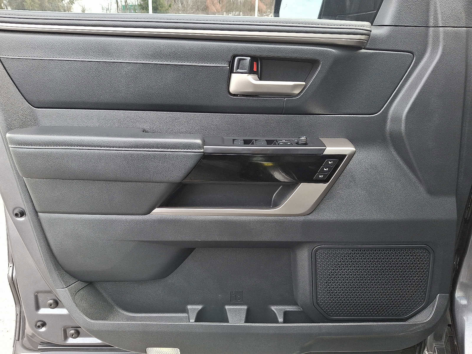 Used 2024 Toyota Tundra Limited image 12