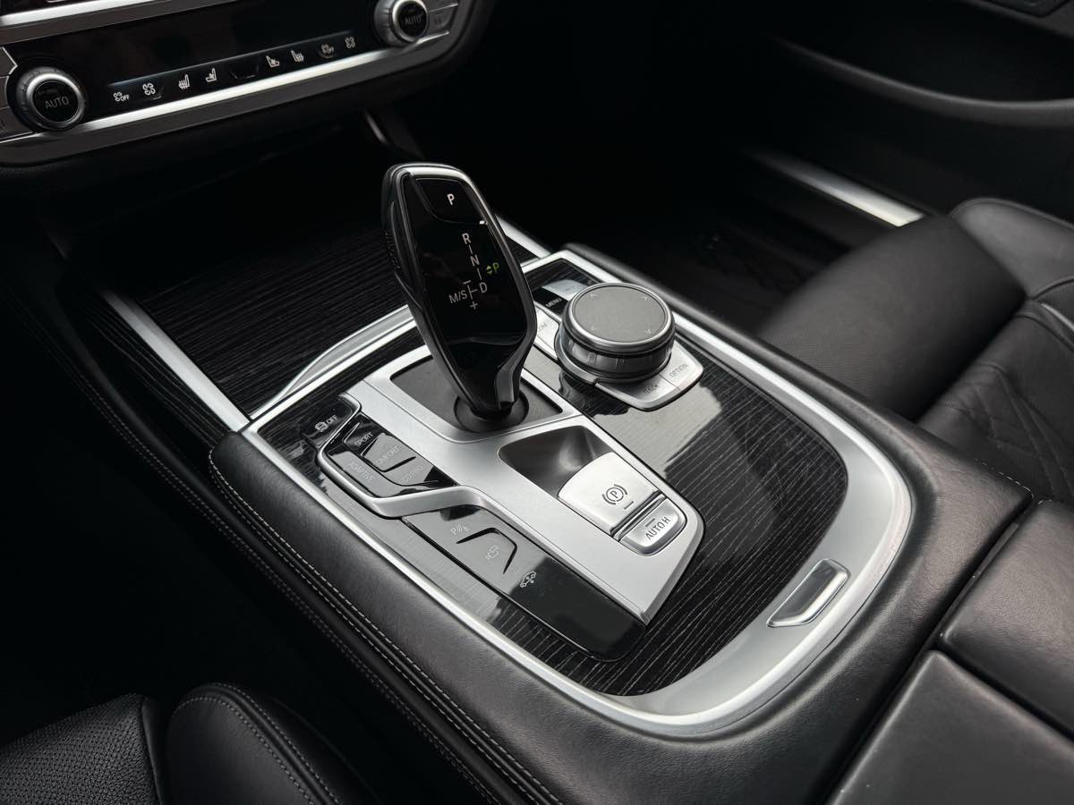 Used 2020 BMW 740i 740i w/ M Sport Package image 18