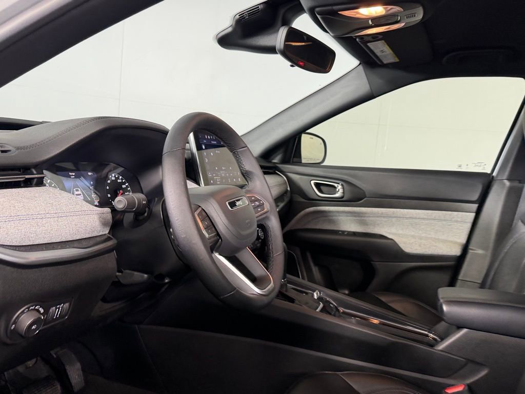 Certified 2024 Jeep Compass Latitude image 21