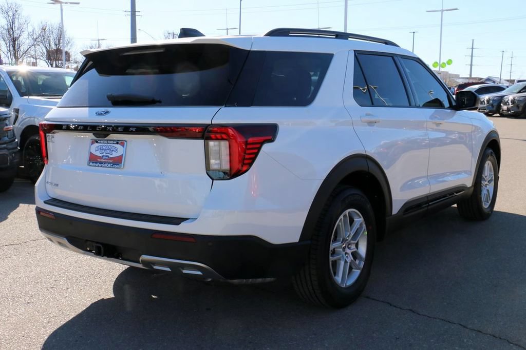 New 2026 Ford Explorer Active w/ Active Comfort Package RWD image 5