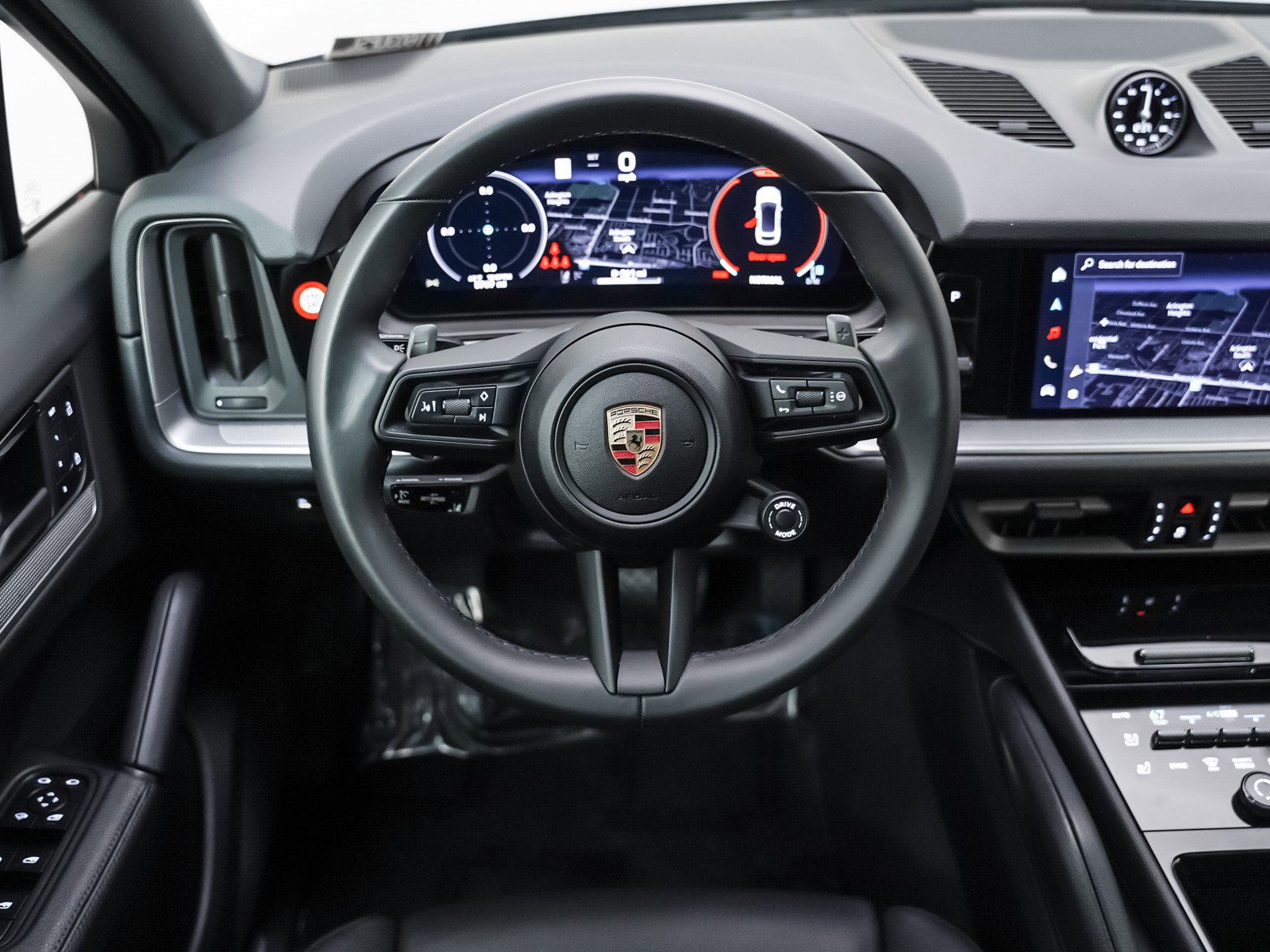 Used 2025 Porsche Cayenne Coupe image 16