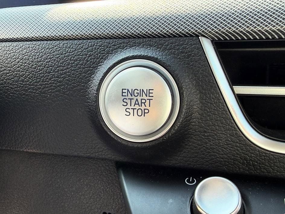 Used 2025 Hyundai Sonata SEL FWD image 28