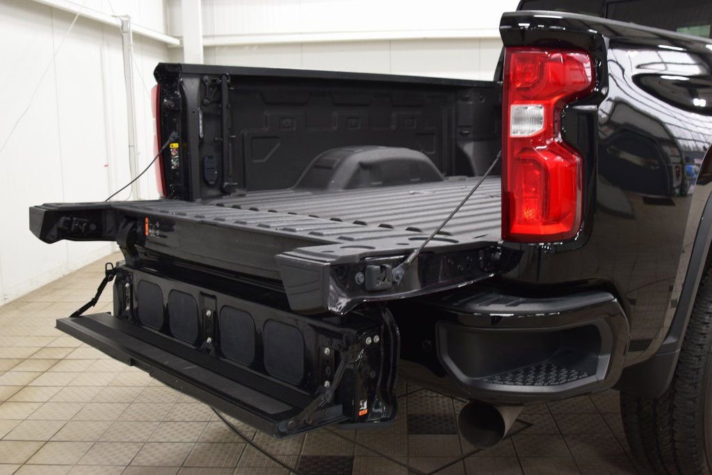 Used 2023 Chevrolet Silverado 2500 High Country w/ Z71 Off-Road Package image 25