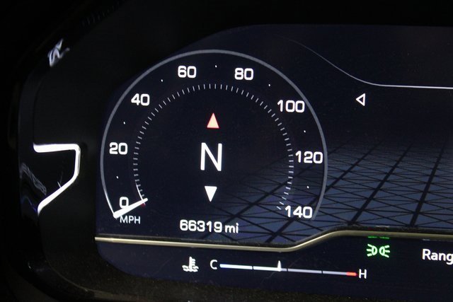 Used 2022 GMC Yukon XL Denali w/ Denali Premium Package image 15