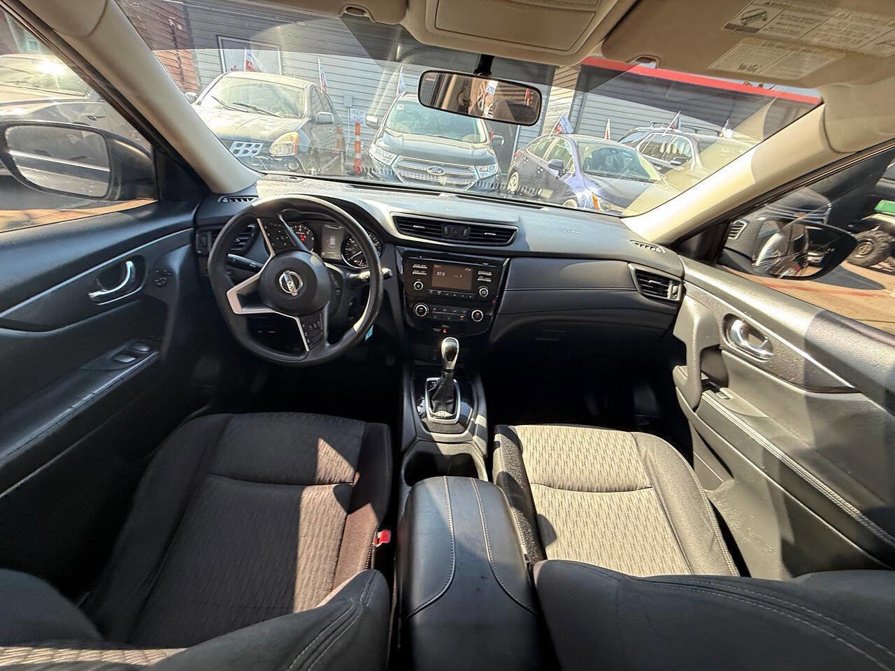 Used 2017 Nissan Rogue S image 33
