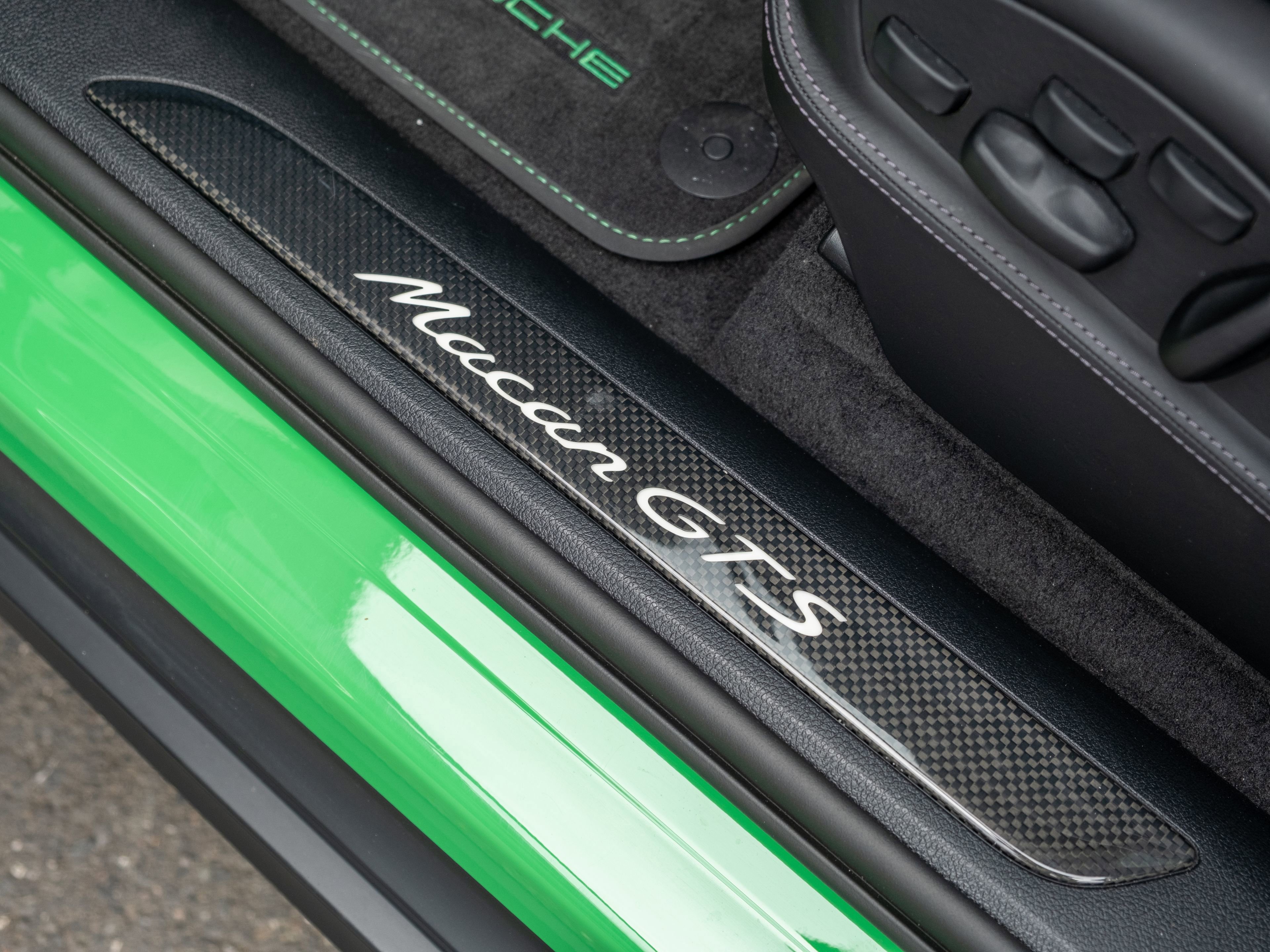 Certified 2025 Porsche Macan GTS image 29