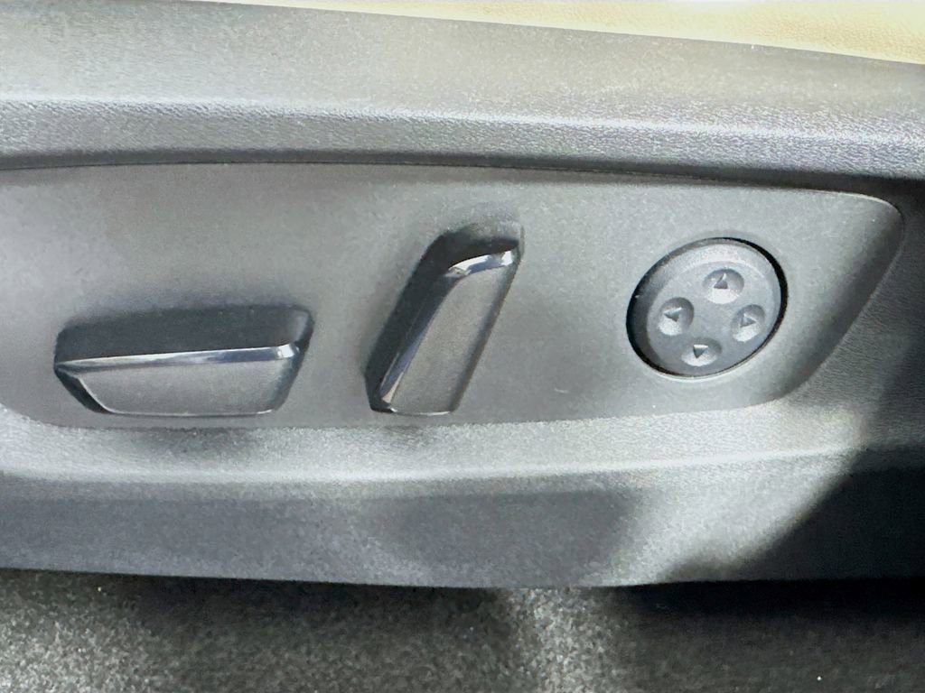 Used 2023 INFINITI QX60 Sensory w/ Cargo Package image 20