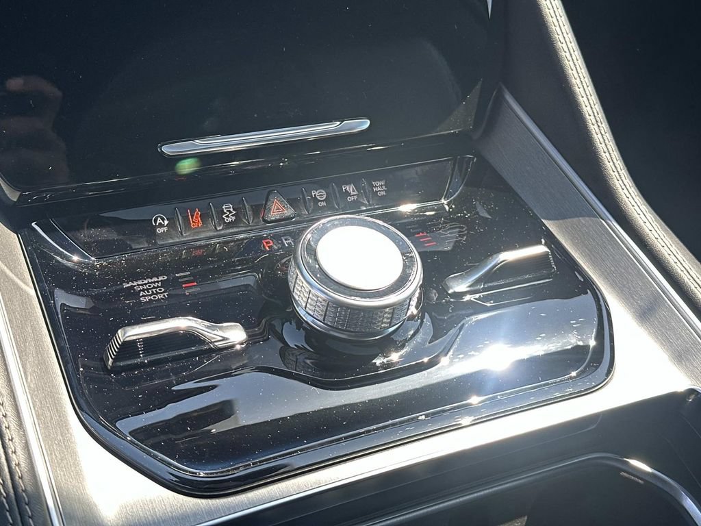 New 2026 Jeep Grand Wagoneer Limited AWD/4WD image 25