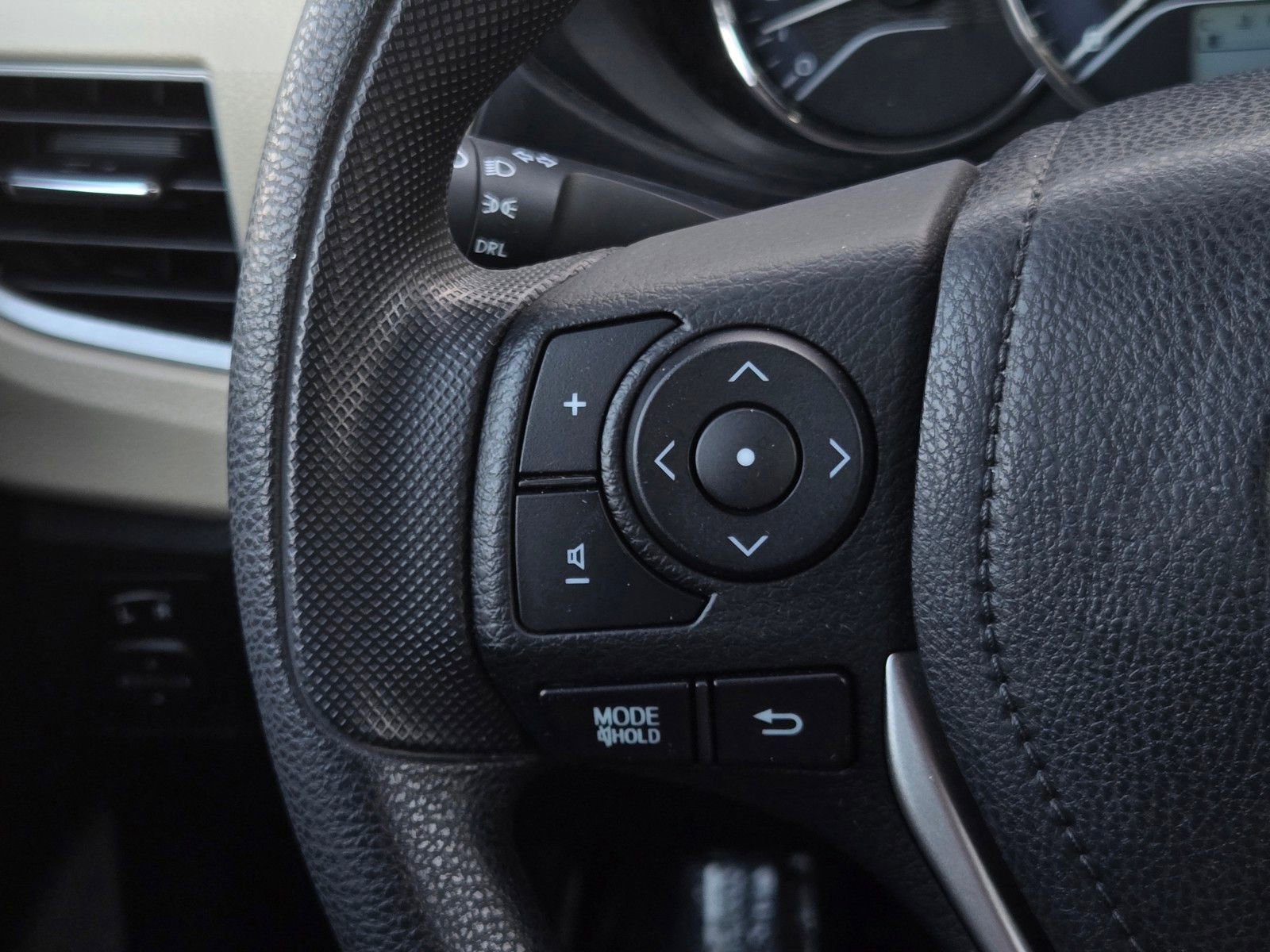 Used 2016 Toyota Corolla LE image 19